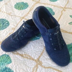 Skechers Air Cooled Memory Foam Relaxed size 7.5